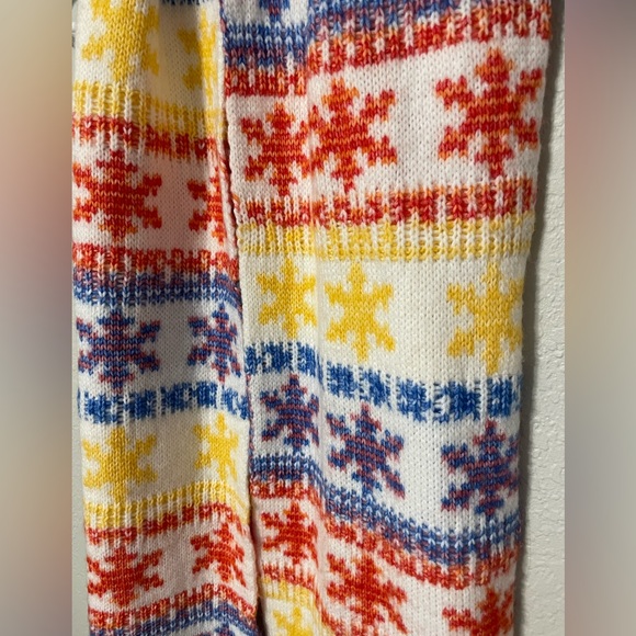 NWT Old Navy Multicolored Fair Isle Scarf - Picture 3 of 3